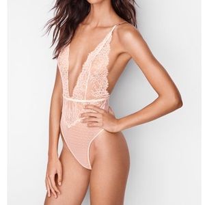 VS Chantilly Lace Plunge Teddy
